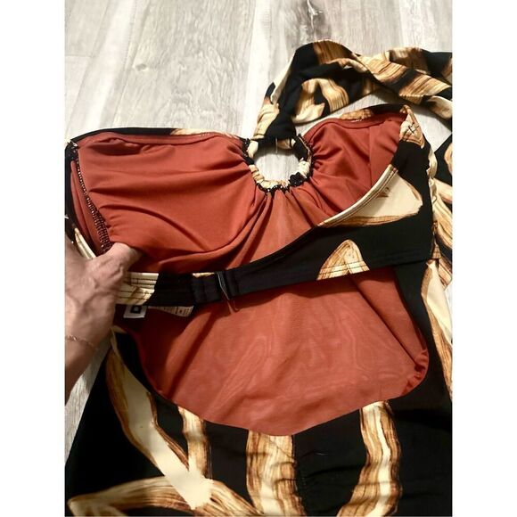 NWT DKNY Women's Black O-Ring One-Piece Bandeau-Neck Swimsuit.  Size M - Picture 6 of 7